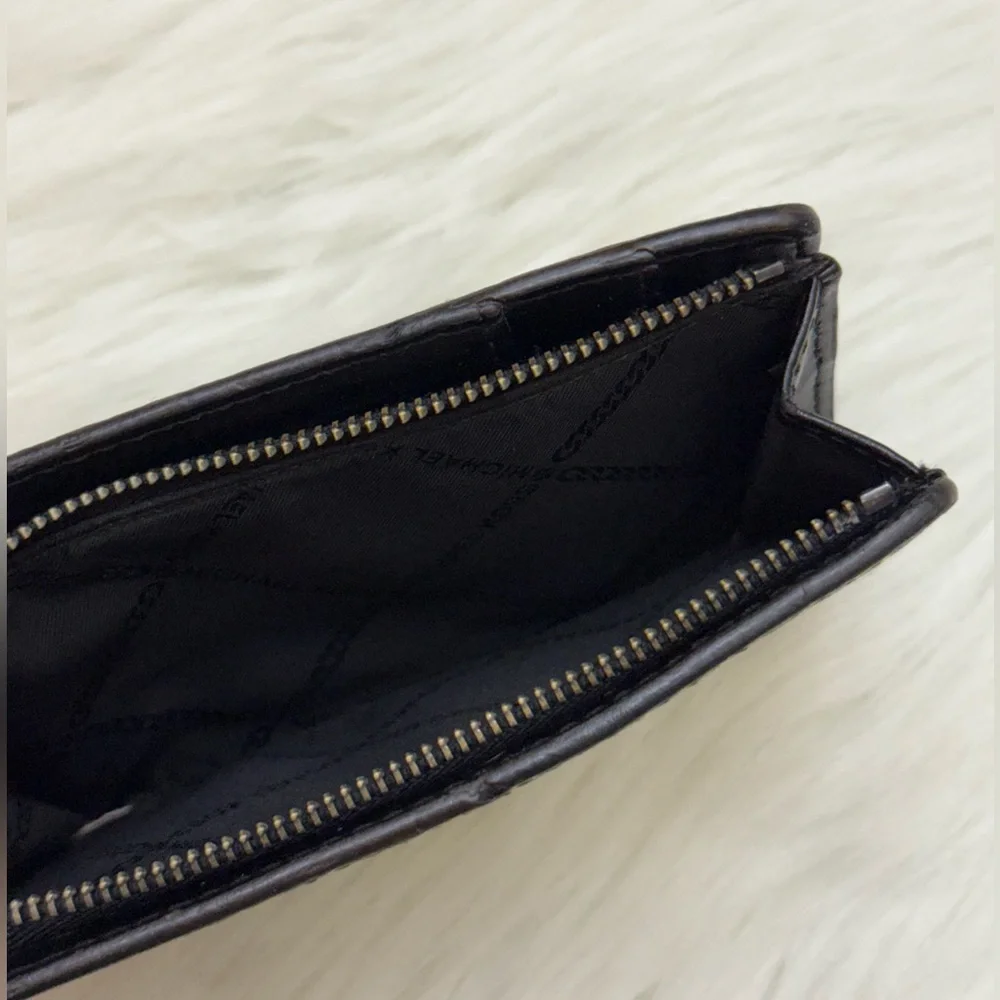 MICHAEL KORS - BLACK LIME GREEN LEATHER NYC TAXI JET SET BI-FOLD SNAP WALLET